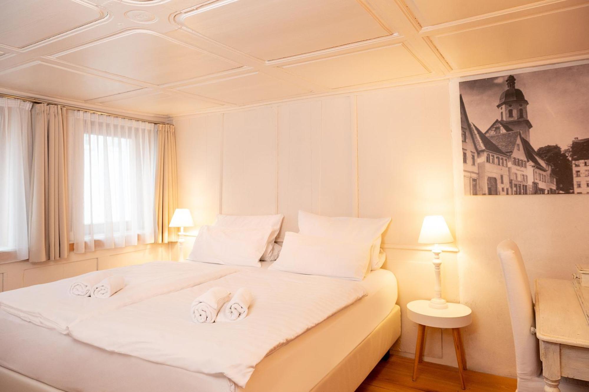 Josis Klause Cafe Pension アルプシュタット 部屋 写真